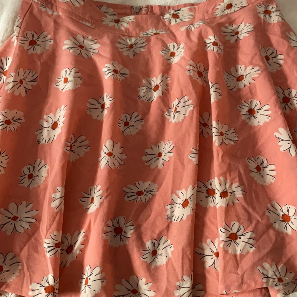 Peach daisy mini skirt size small